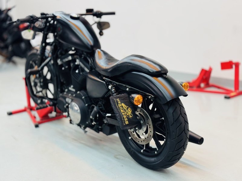 二手哈雷戴维森Iron883 硬汉