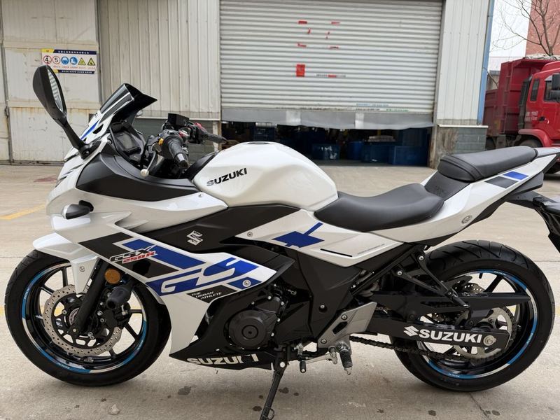 二手豪爵铃木GSX250R