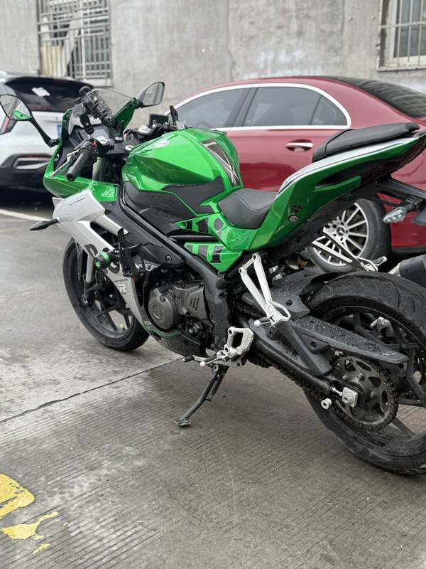 二手贝纳利龙卷风 Tornado 252R