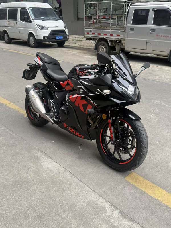 二手豪爵铃木GSX250R