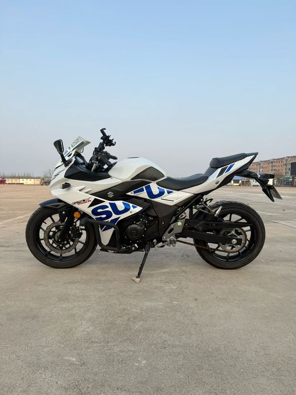二手豪爵铃木GSX250R