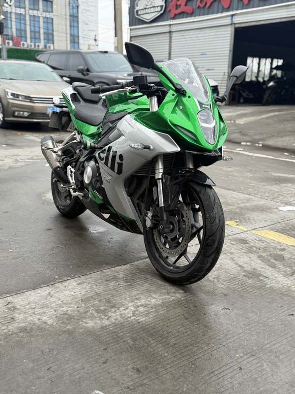 二手贝纳利龙卷风 Tornado 252R