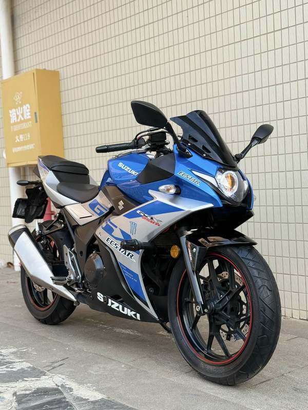 二手豪爵铃木GSX250R