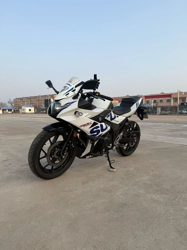 二手豪爵铃木GSX250R