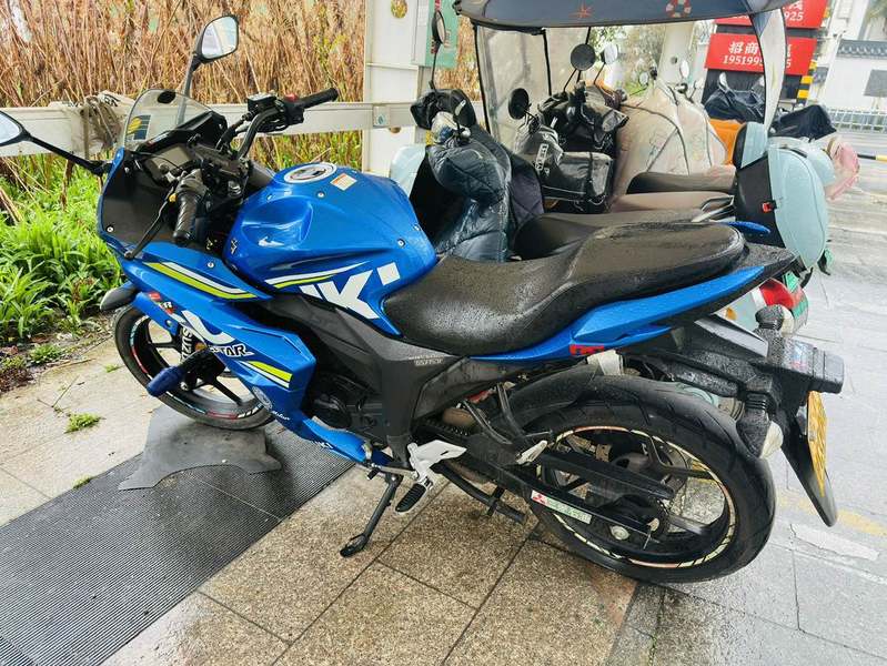 二手济南铃木极客飒 Gixxer 155