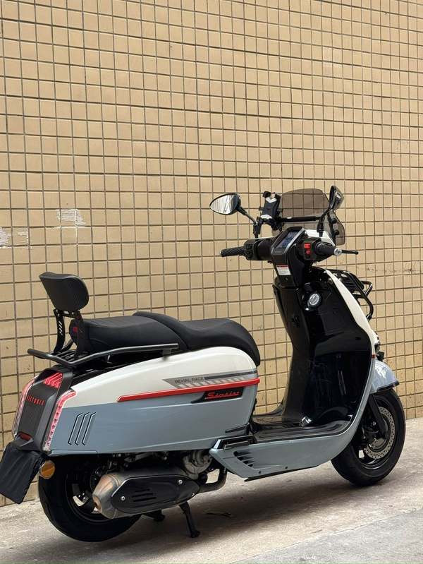 二手维多利亚Sixties 250Si