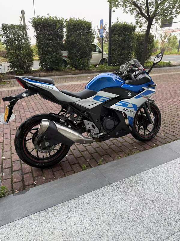 二手豪爵铃木GSX250R