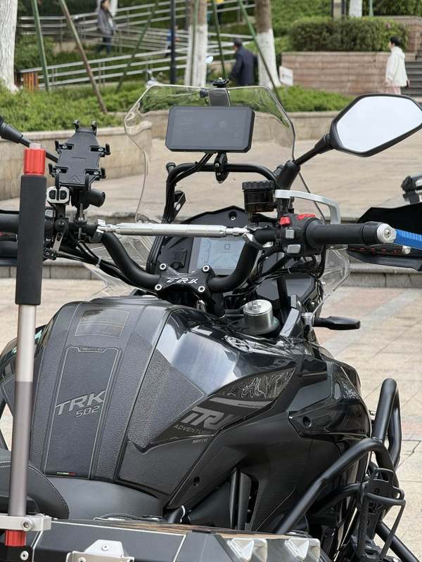 二手贝纳利金鹏 TRK502