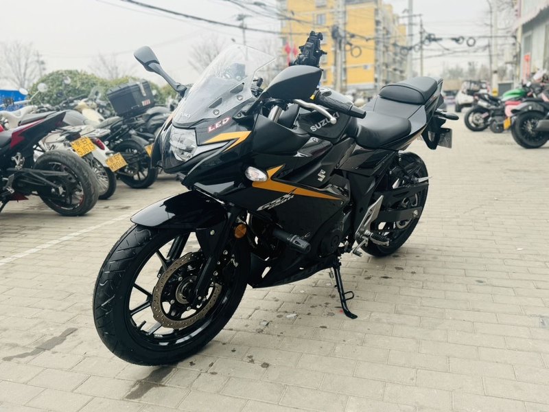 二手豪爵铃木GSX250R