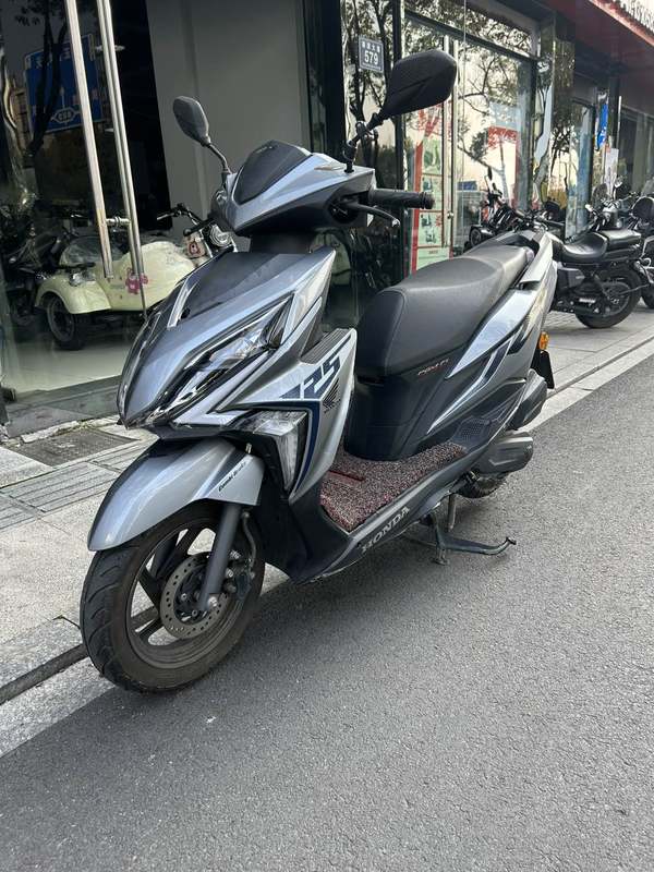 二手新大洲本田裂行 RX125Fi