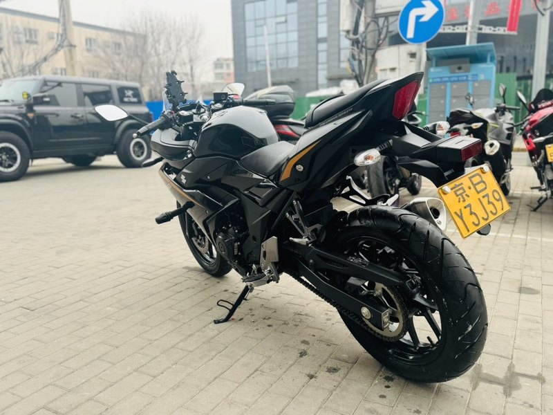 二手豪爵铃木GSX250R