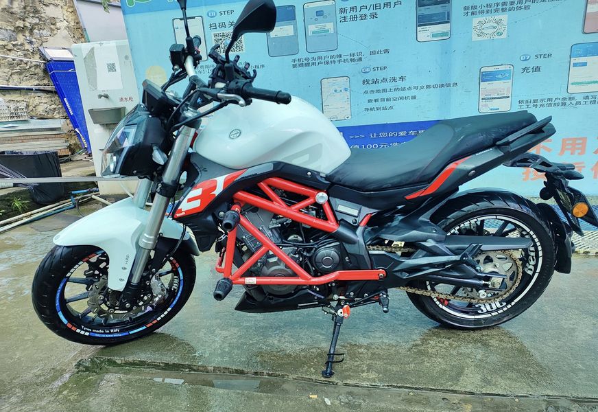 二手贝纳利蓝宝龙 BN302S