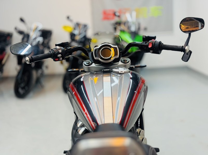 二手凯旋Rocket 3