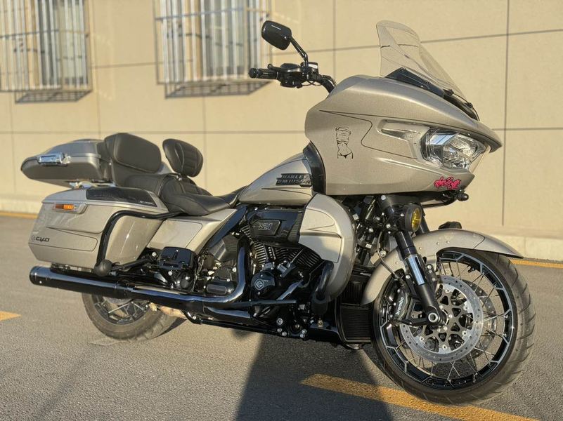 二手哈雷戴维森公路滑翔 Road Glide