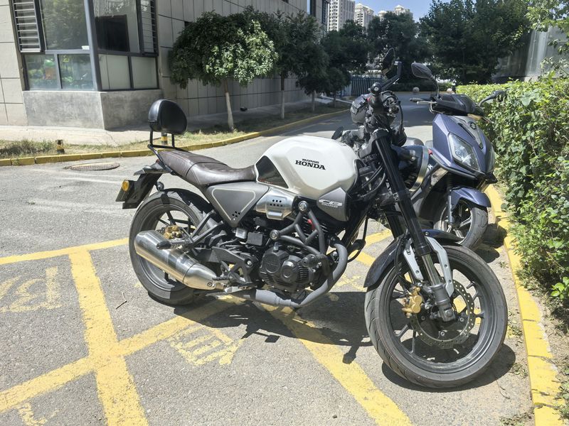 二手五羊本田鸷道 CB190SS