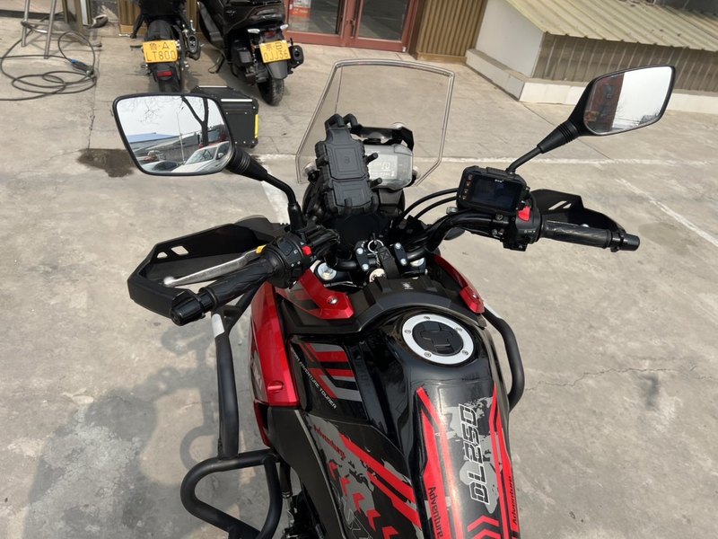 二手豪爵铃木DL250