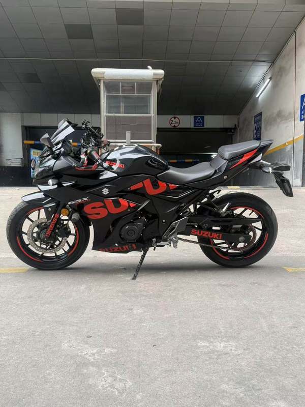 二手豪爵铃木GSX250R