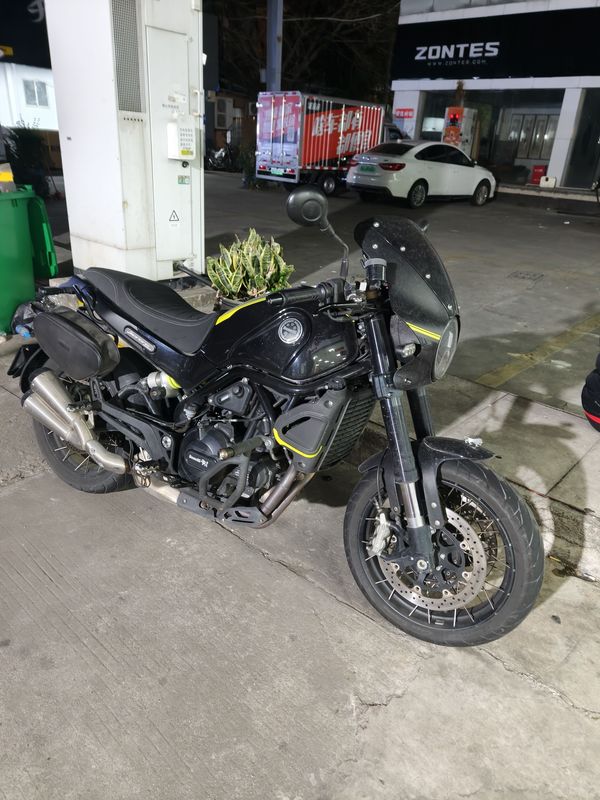 二手贝纳利幼狮 Leoncino 500