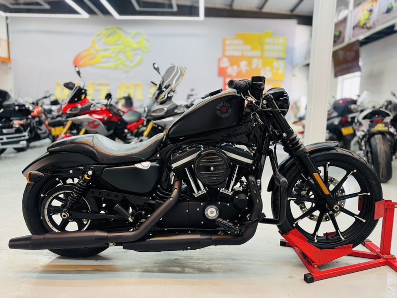 二手哈雷戴维森Iron883 硬汉