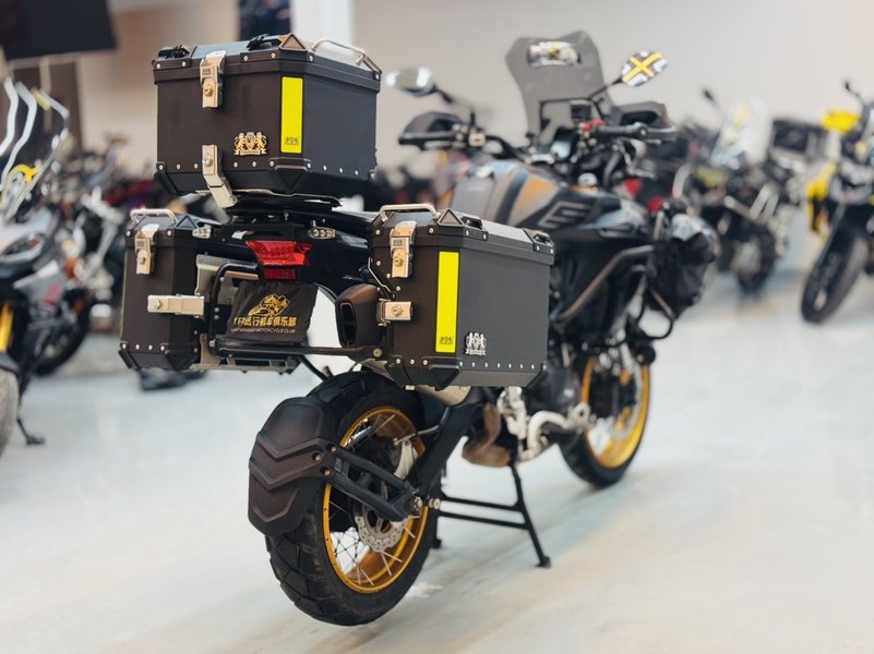 二手贝纳利TRK552