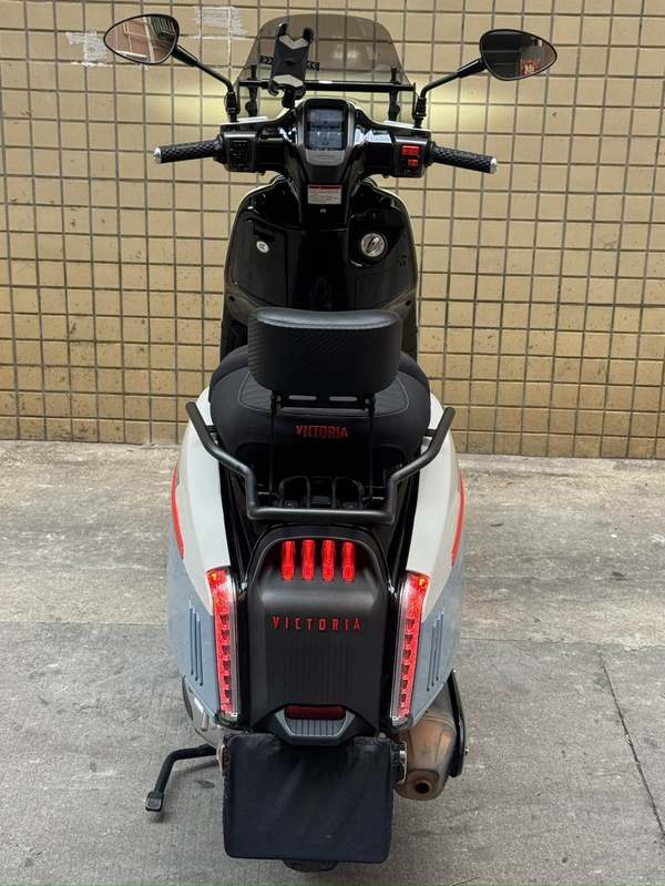 二手维多利亚Sixties 250Si