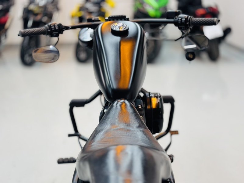 二手哈雷戴维森Iron883 硬汉