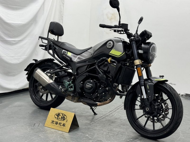 二手贝纳利幼狮 Leoncino 250