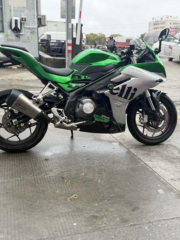 二手贝纳利龙卷风 Tornado 252R