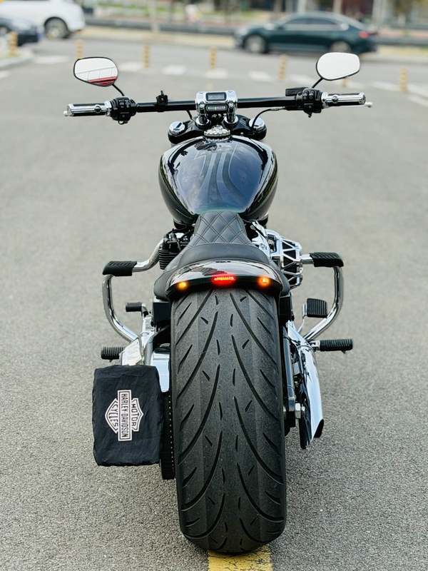 二手哈雷戴维森突破者 Breakout