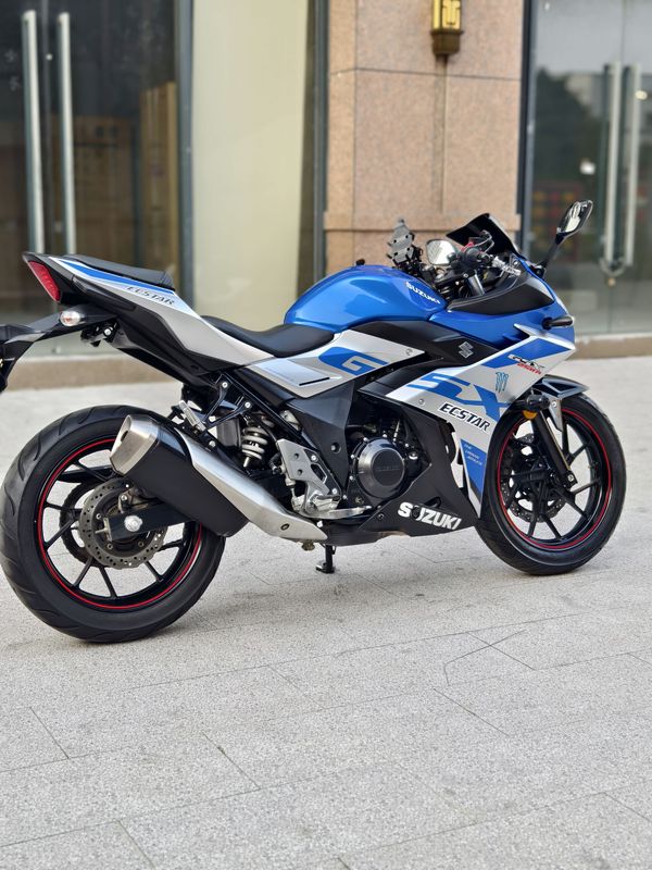 二手豪爵铃木GSX250R