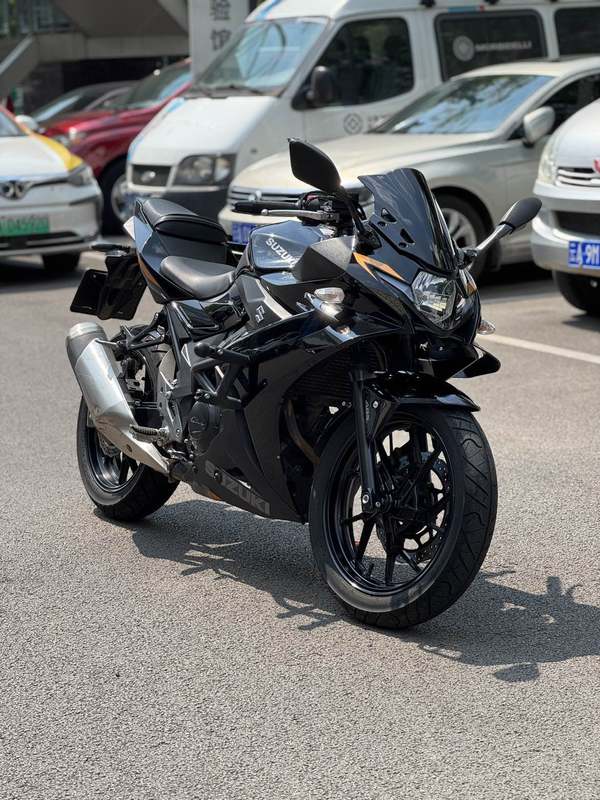 二手豪爵铃木GSX250R