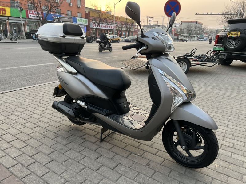 二手五羊本田SCR110 佳御