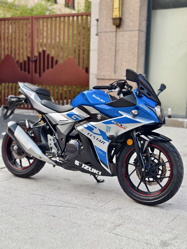 二手豪爵铃木GSX250R