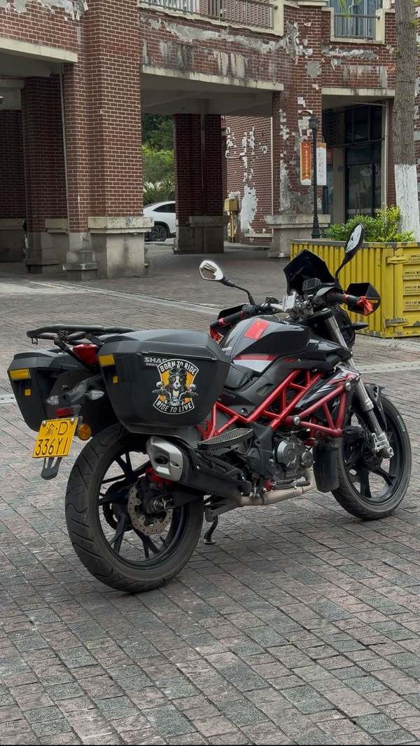 二手贝纳利红宝龙 TNT150i