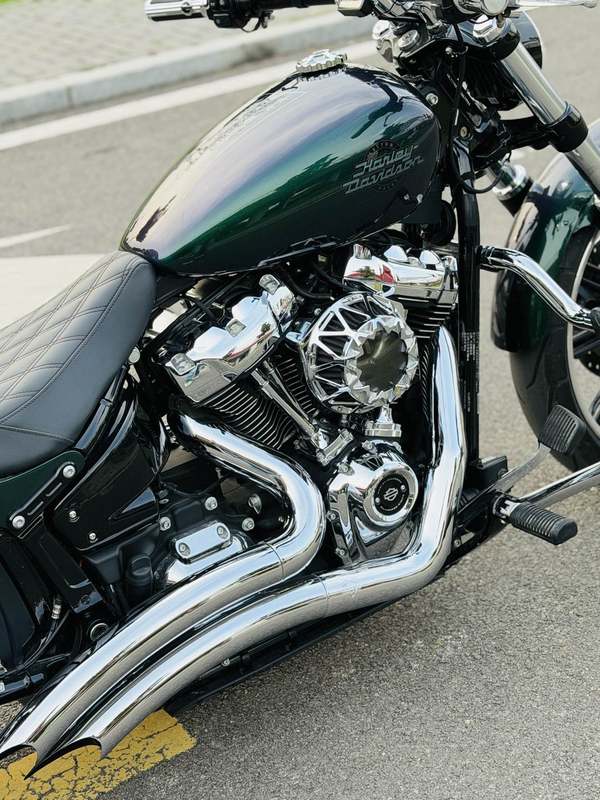 二手哈雷戴维森突破者 Breakout