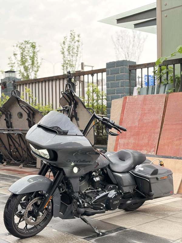 二手哈雷戴维森公路滑翔 Road Glide