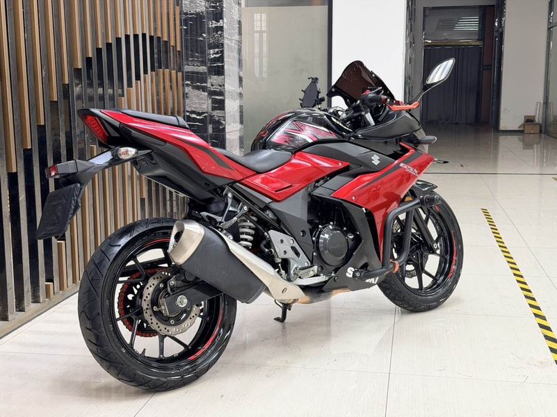 二手豪爵铃木GSX250R