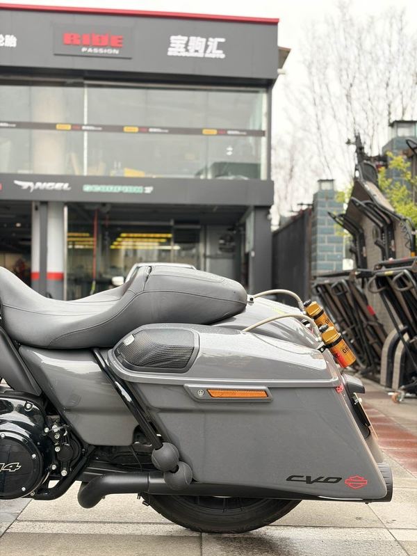 二手哈雷戴维森公路滑翔 Road Glide