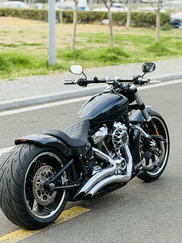 二手哈雷戴维森突破者 Breakout