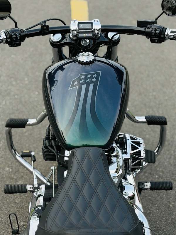 二手哈雷戴维森突破者 Breakout