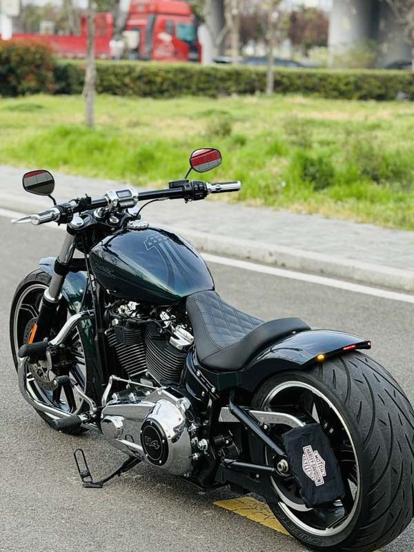 二手哈雷戴维森突破者 Breakout