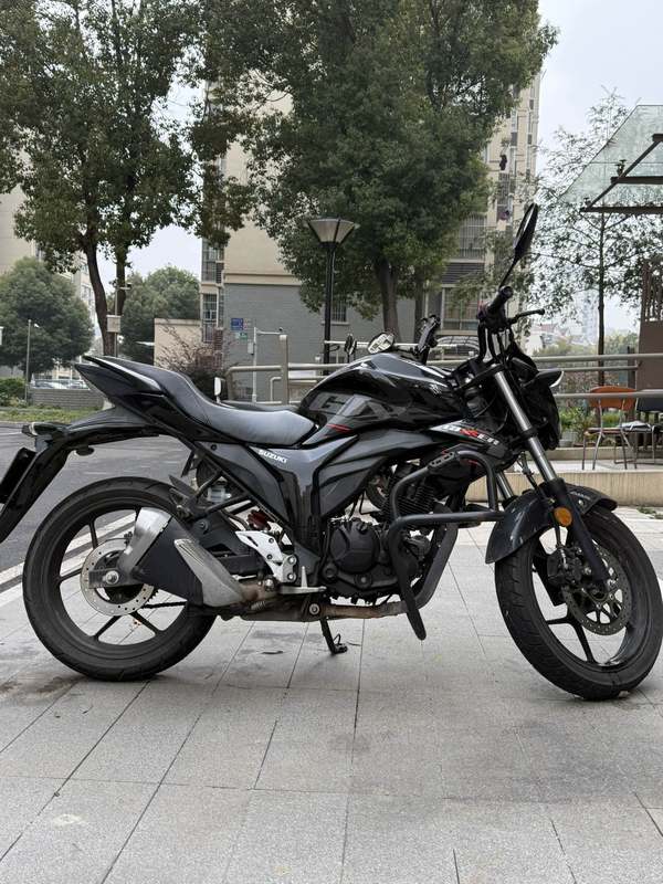 二手济南铃木极客飒 Gixxer 155