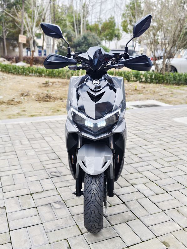 二手三阳小钢侠 CROX