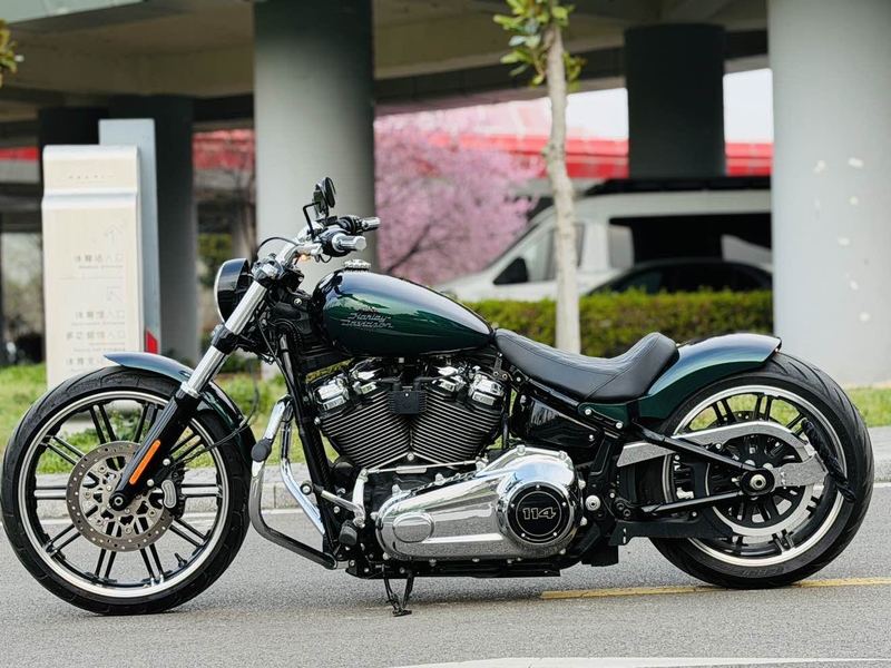 二手哈雷戴维森突破者 Breakout