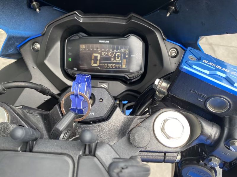 二手豪爵铃木GSX250R