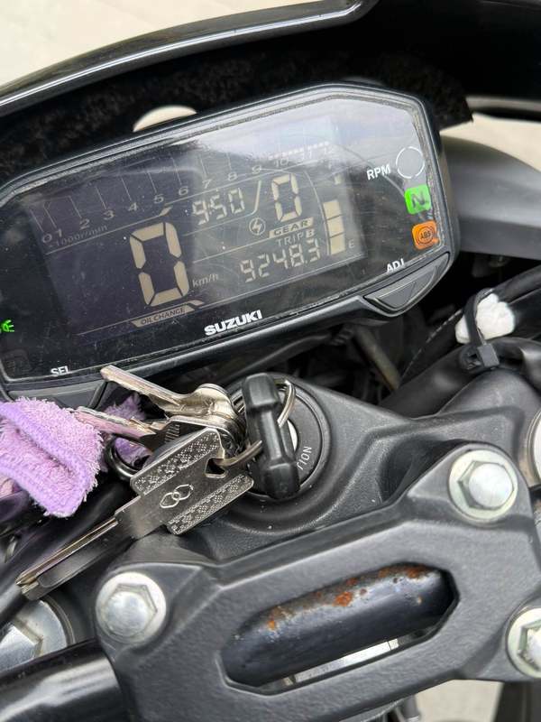 二手济南铃木极客飒 Gixxer 155