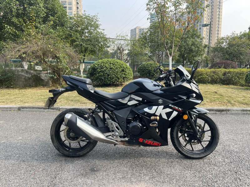 二手豪爵铃木GSX250R