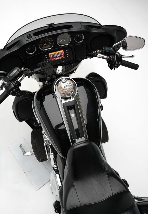 二手哈雷戴维森旗舰滑翔  Limited