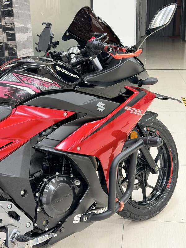 二手豪爵铃木GSX250R