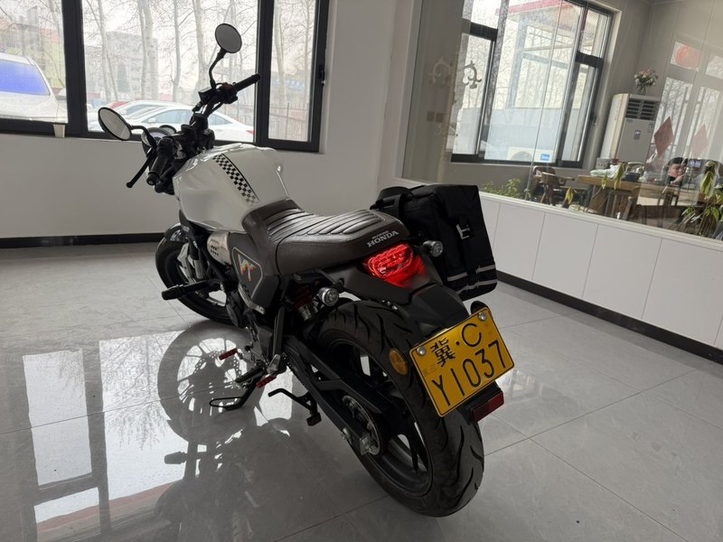 二手五羊本田鸷道 CB190SS